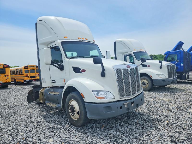 2018 PETERBILT 579 — VIN 1XPBA48X9JD477727