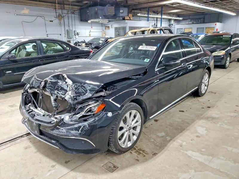2019 MERCEDES-BENZ E 300 4MAT — VIN WDDZF4KB2KA543784