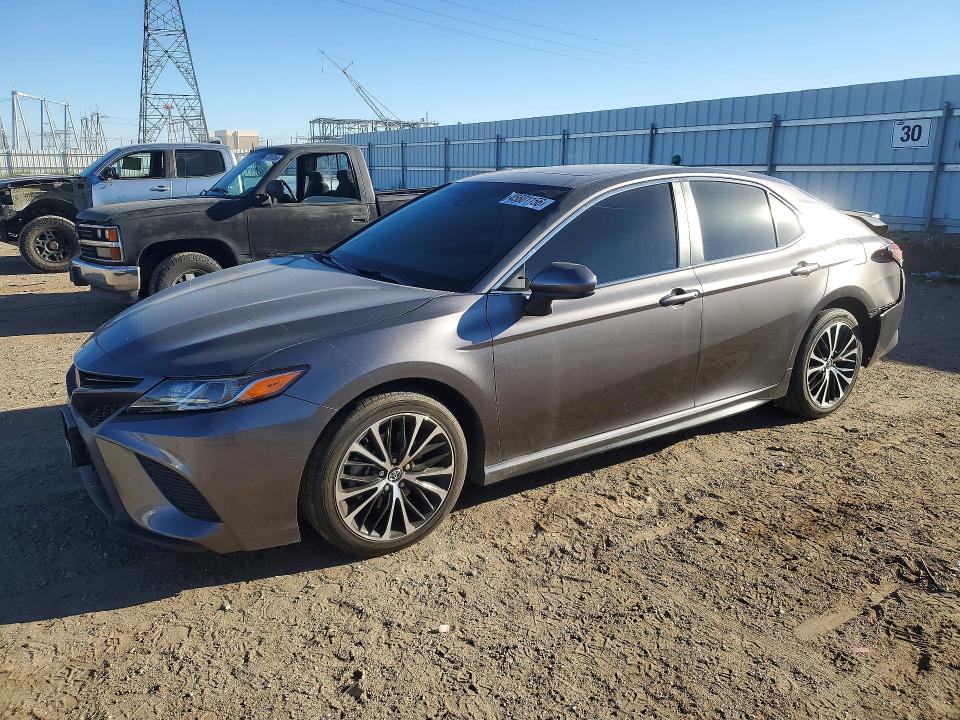 2018 TOYOTA CAMRY — VIN 4T1B11HK0JU621181