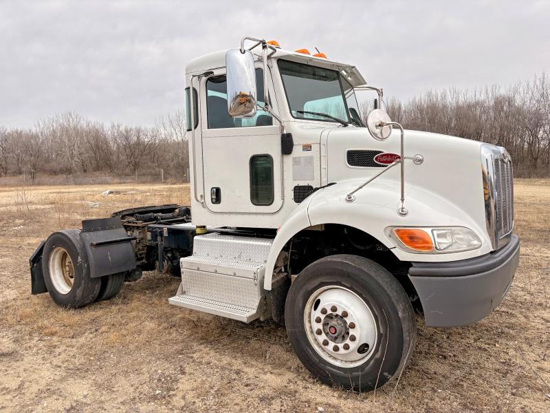 2017 PETERBILT 348 — VIN 1XP3AJ8X5HD430367