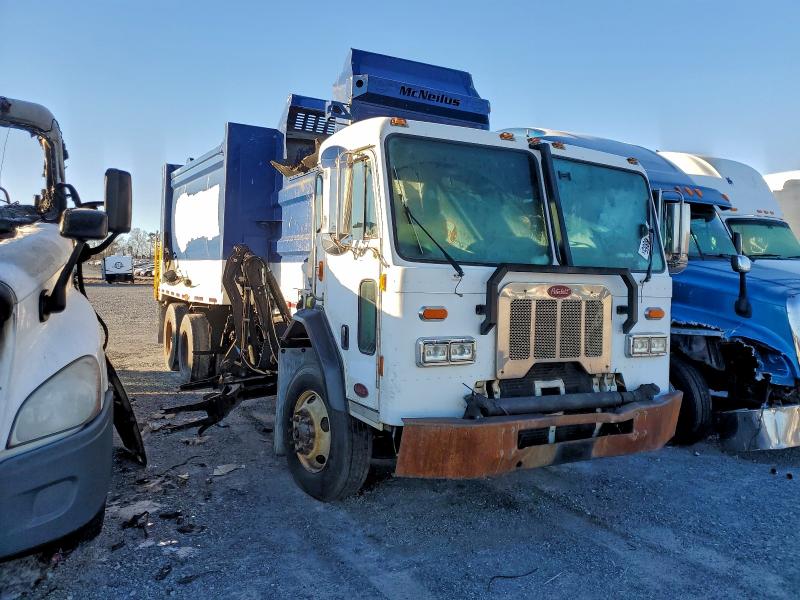 2016 PETERBILT 320 — VIN 3BPZLJ0X7GF107530
