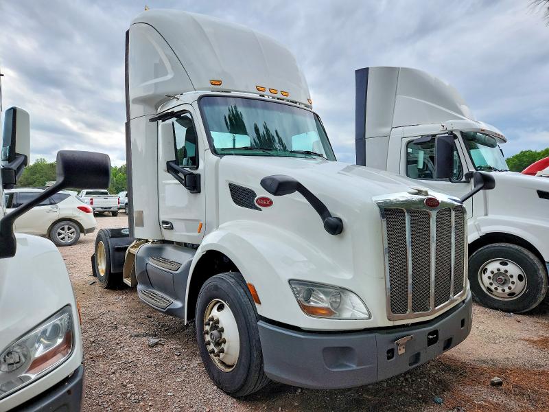 2018 PETERBILT 579 — VIN 1XPBA48X1JD477673