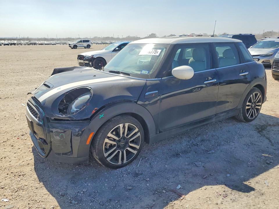 2024 MINI COOPER — VIN WMW53DK05R2U39095
