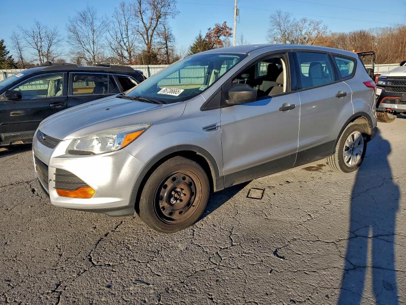 2016 FORD ESCAPE S — VIN 1FMCU0F72GUA22053