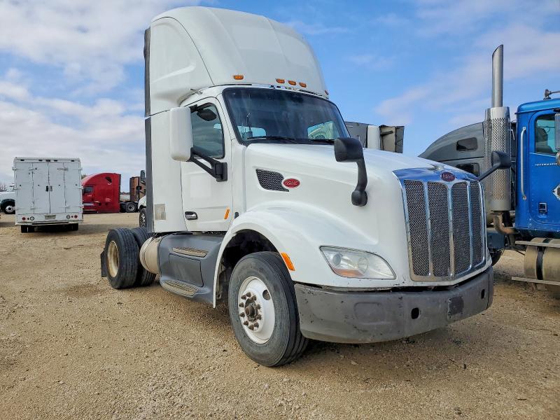 2016 PETERBILT 579 — VIN 1XPBA48XXGD339834