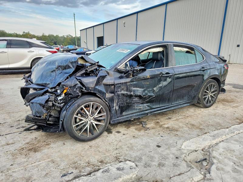 2022 TOYOTA CAMRY SE — VIN 4T1G11AK0NU648676