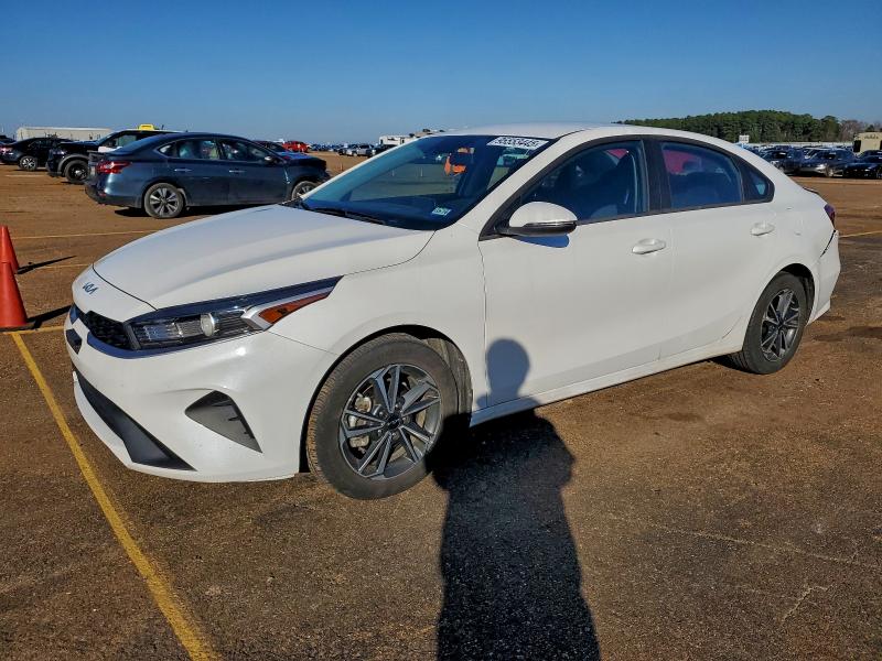 2024 KIA FORTE LX — VIN 3KPF24AD2RE752431