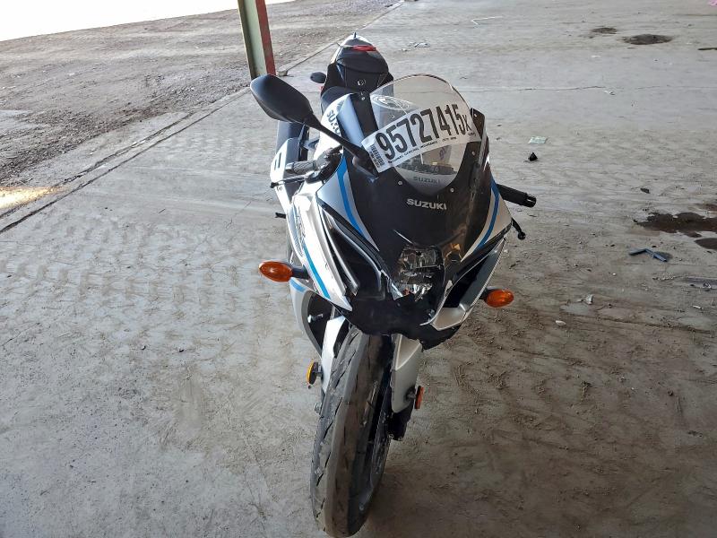JS1DM11BXS7100302
