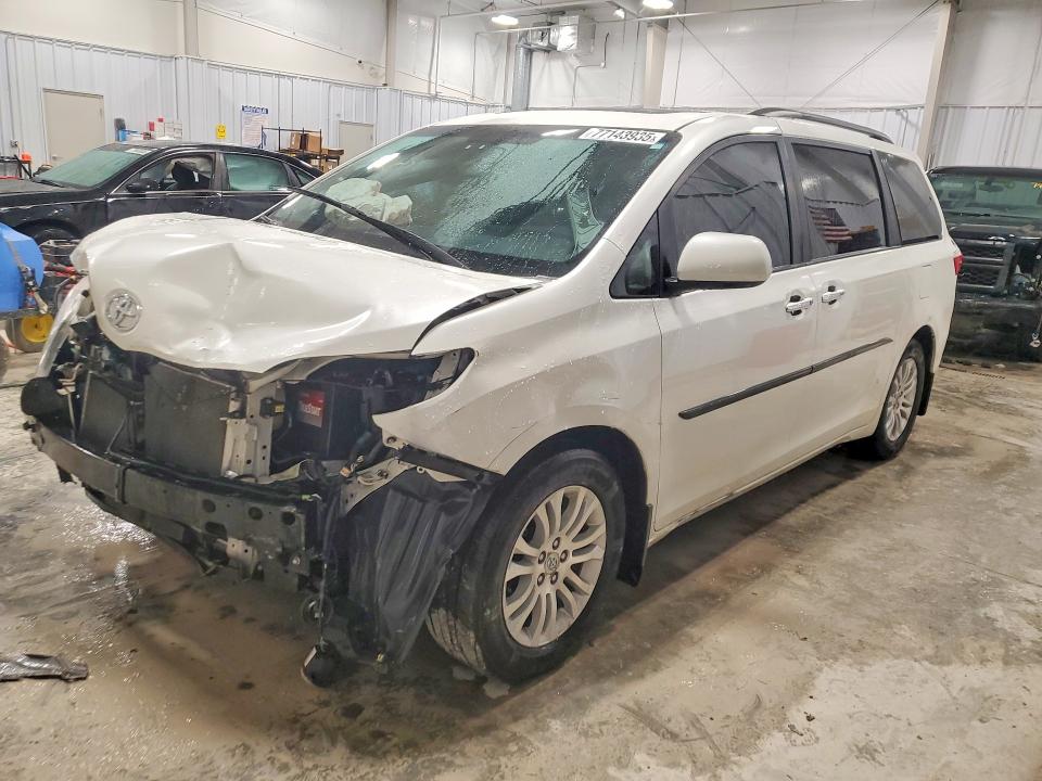 2017 TOYOTA SIENNA — VIN 5TDYZ3DC6HS799726