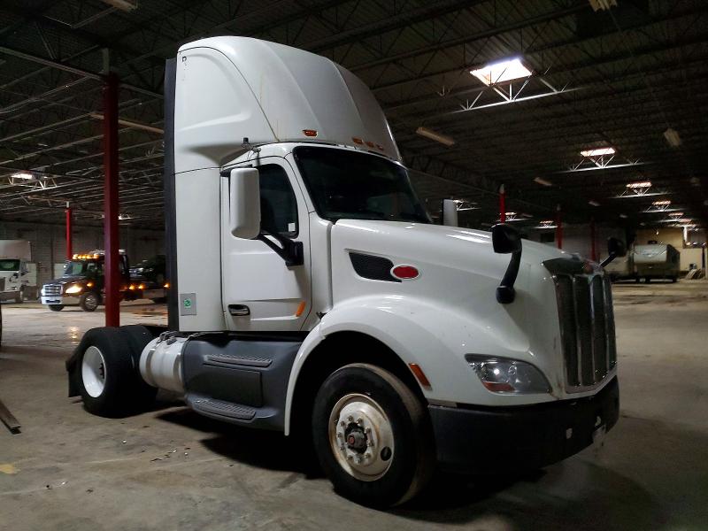 2016 PETERBILT 579 — VIN 1XPBA48X9GD339498