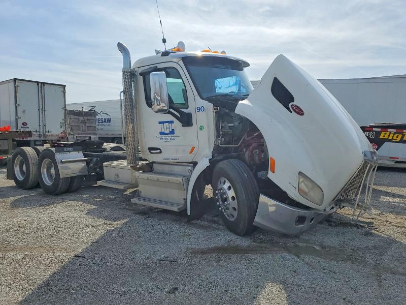 2016 PETERBILT 579 — VIN 1XPBD49X0GD301633