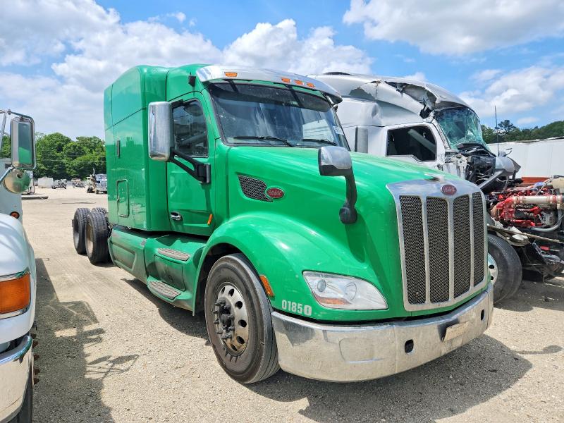 2016 PETERBILT 579 — VIN 1XPBDP9X5GD323810