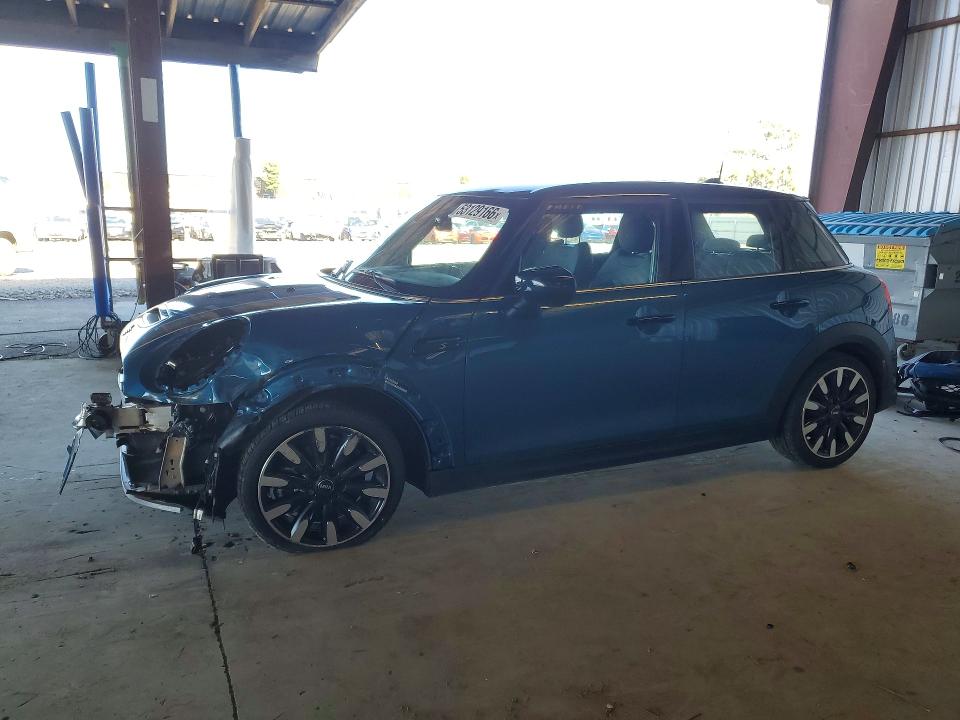 2022 MINI COOPER — VIN WMW53DK02N2P87124