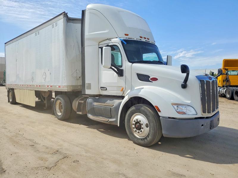 2017 PETERBILT 579 — VIN 1XPBA48X8HD428531