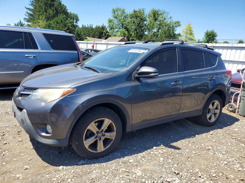 2015 TOYOTA RAV4 — VIN JTMRFREV9FD169756