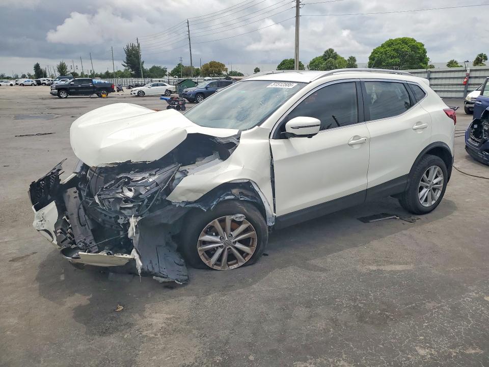 JN1BJ1CRXHW105808