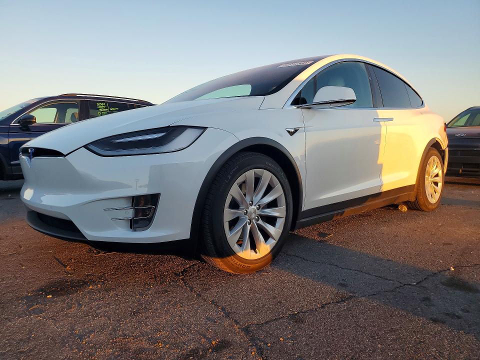 2017 TESLA MODEL X — VIN 5YJXCBE27HF065100