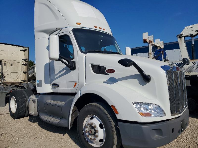 2018 PETERBILT 579 — VIN 1XPBA48X9JD478232