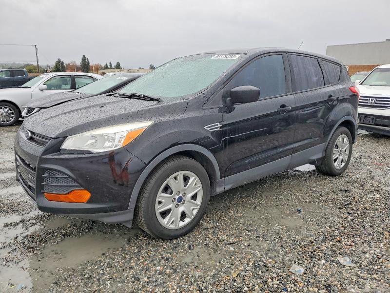 2016 FORD ESCAPE S — VIN 1FMCU0F72GUA12073
