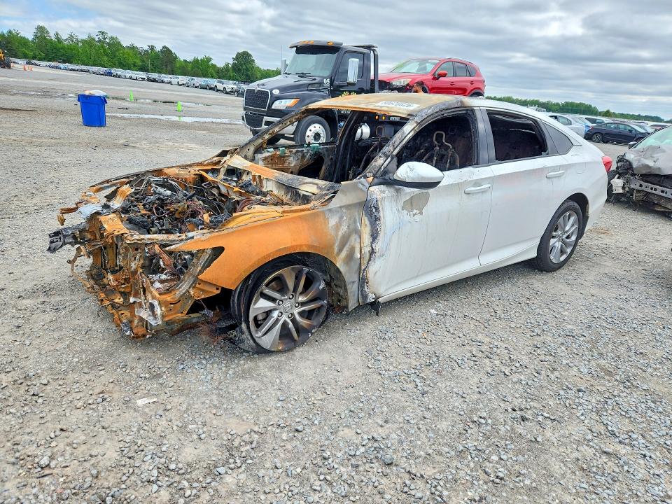 2018 HONDA ACCORD — VIN 1HGCV1F13JA180821