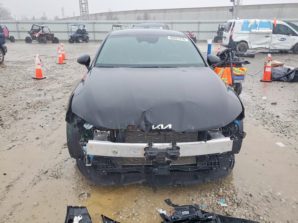 KNAG64J70T5415064