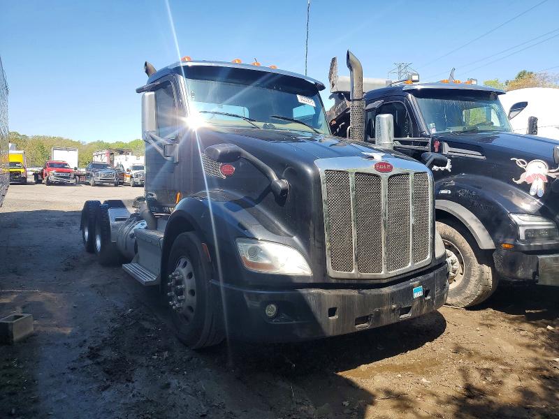 2017 PETERBILT 579 — VIN 1XPBDP9X8HD450746