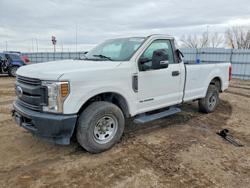 1FTBF2AT4KEF78992