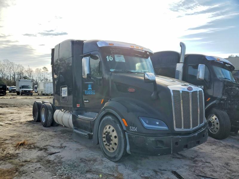 2016 PETERBILT 579 — VIN 1XPBDP9X2GD335204
