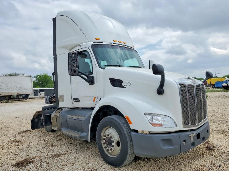 2018 PETERBILT 579 — VIN 1XPBA48X3JD477299