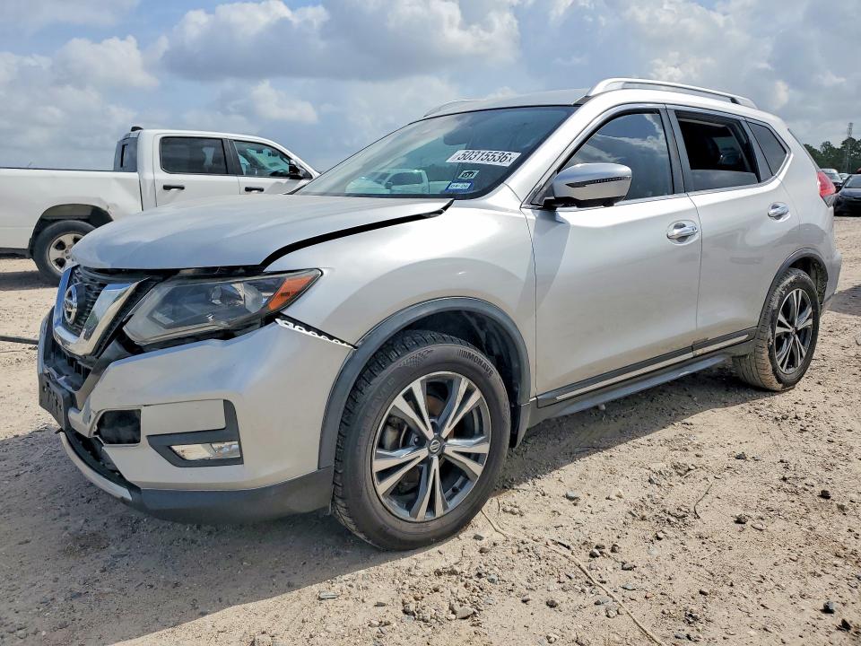 2017 NISSAN ROGUE — VIN JN8AT2MT8HW141438