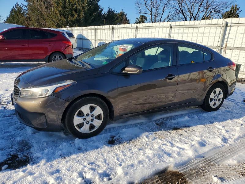 2017 KIA FORTE LX — VIN 3KPFK4A75HE141737