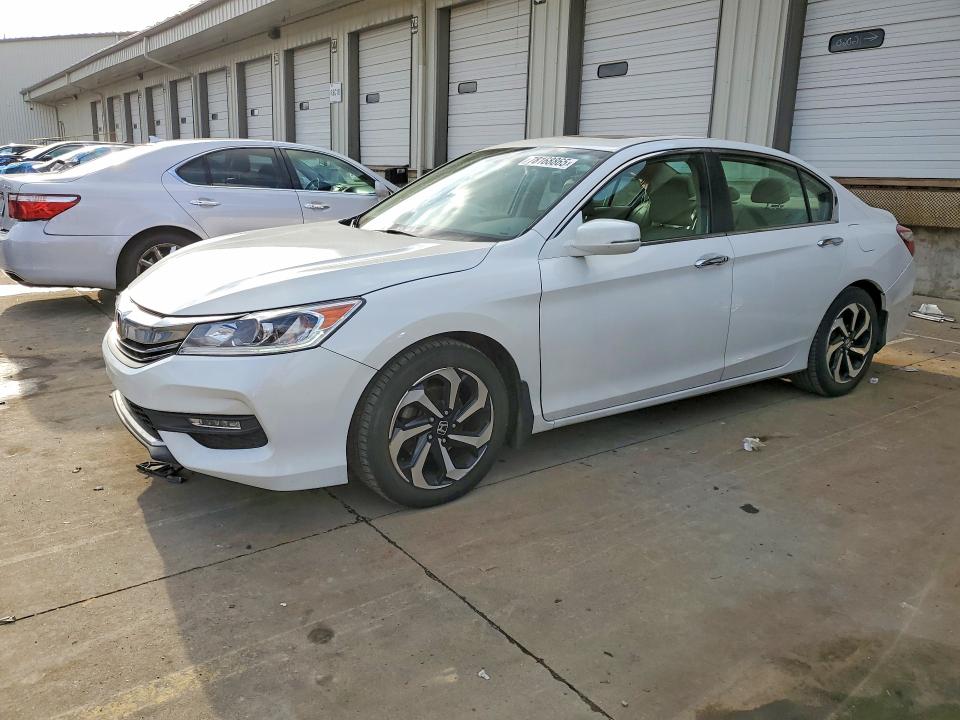 2016 HONDA ACCORD — VIN 1HGCR2F82GA056636