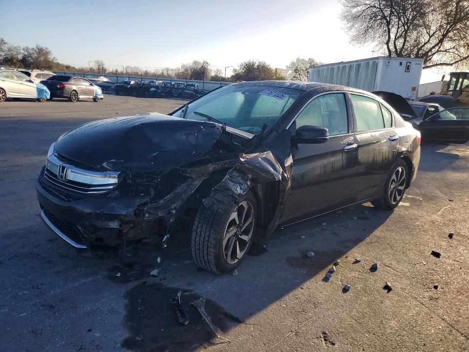 2017 HONDA ACCORD — VIN 1HGCR2F84HA159610
