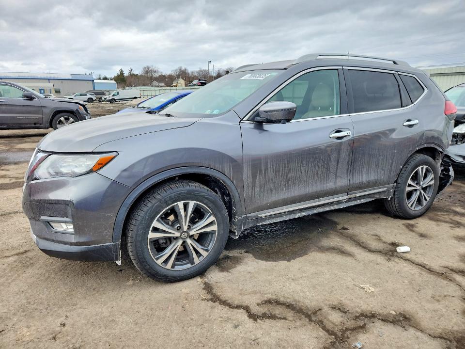2017 NISSAN ROGUE — VIN 5N1AT2MV9HC843567