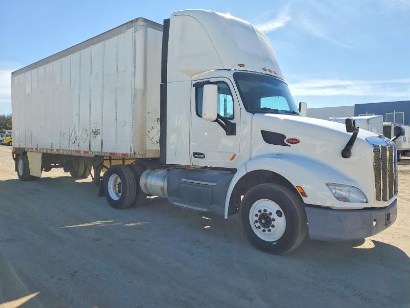 2015 PETERBILT 579 — VIN 1XPBA48X1FD299335