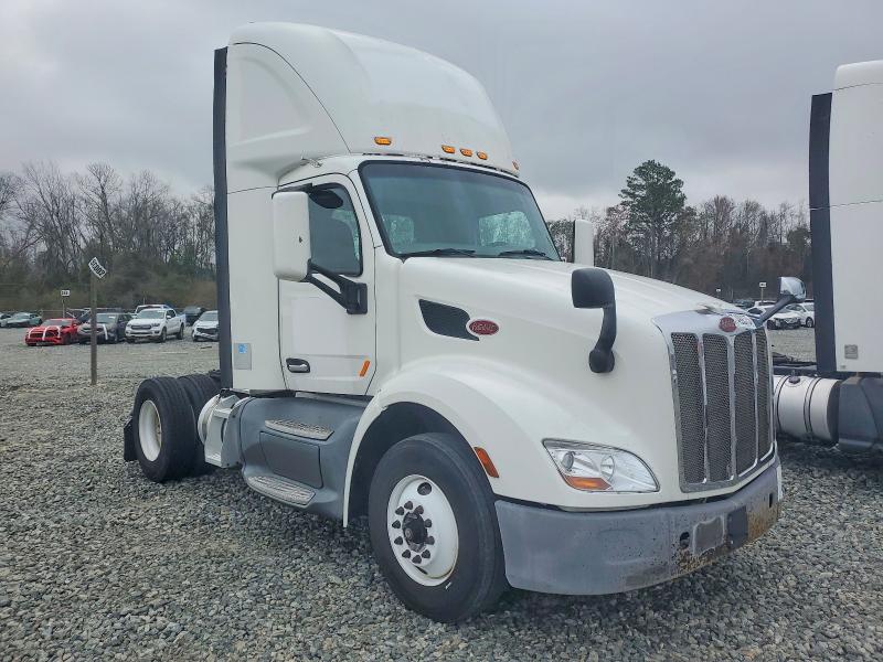 2017 PETERBILT 579 — VIN 1XPBA48X6HD428480