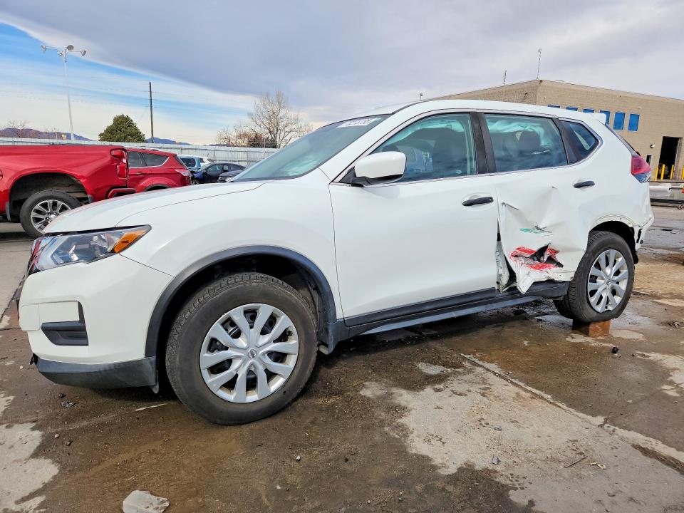 2017 NISSAN ROGUE — VIN KNMAT2MV4HP558613