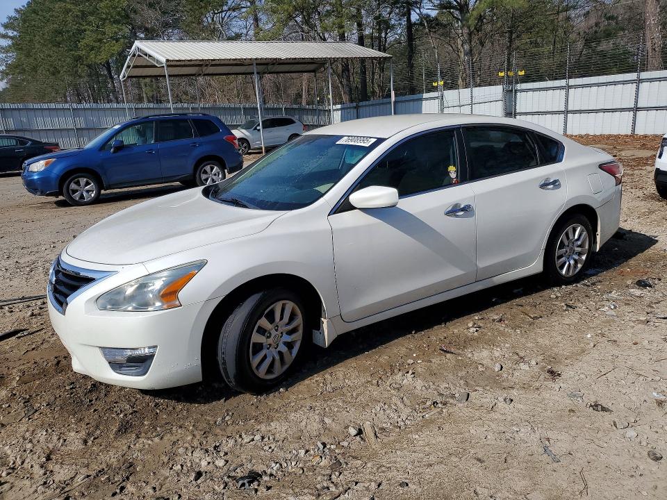 2015 NISSAN ALTIMA — VIN 1N4AL3AP2FC270823