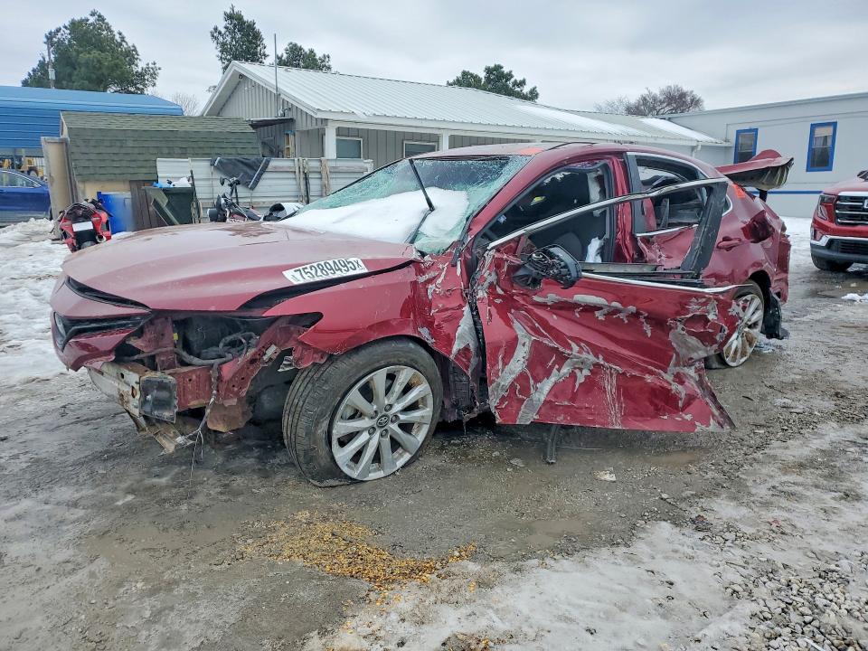 2018 TOYOTA CAMRY — VIN 4T1B11HK8JU612809