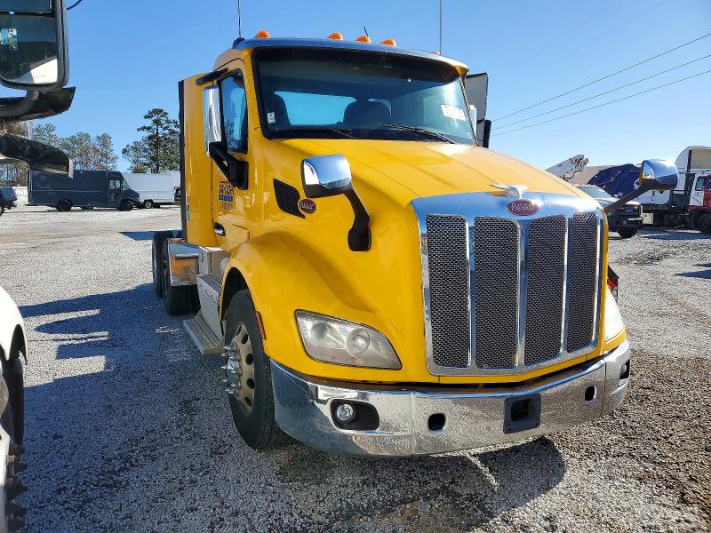 2016 PETERBILT 579 — VIN 1XPBDP9X0GD301262