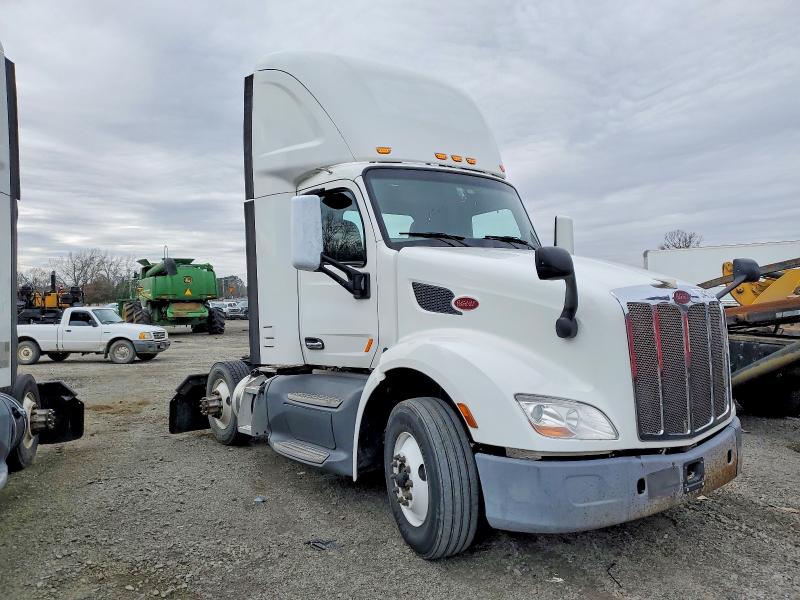 2017 PETERBILT 579 — VIN 1XPBA48XXHD428966
