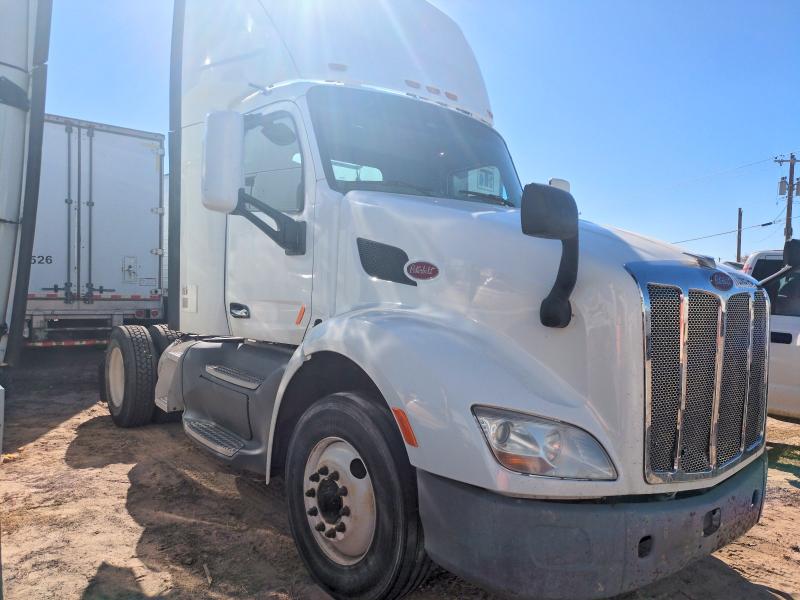 2017 PETERBILT 579 — VIN 1XPBA48XXHD428644