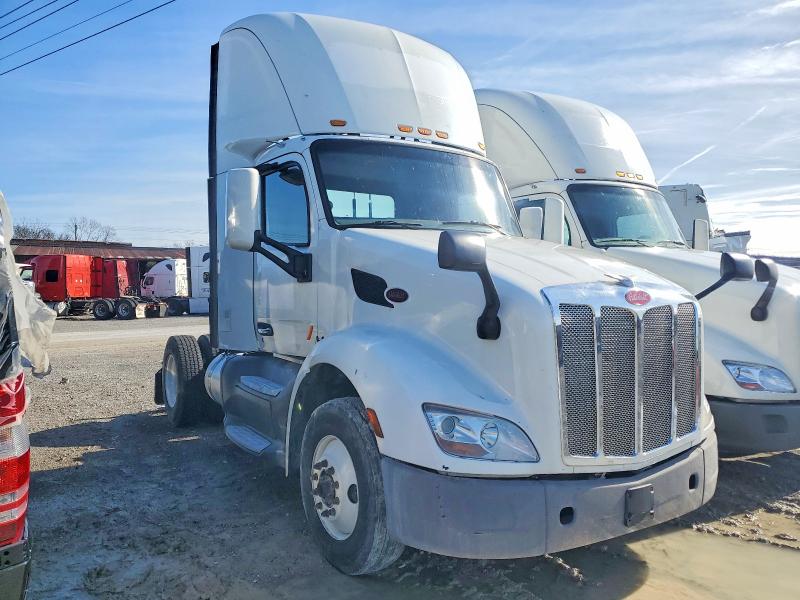 2016 PETERBILT 579 — VIN 1XPBA48X5GD339661