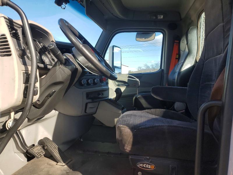 2018 PETERBILT 579 — VIN 1XPBA48X8JD477718