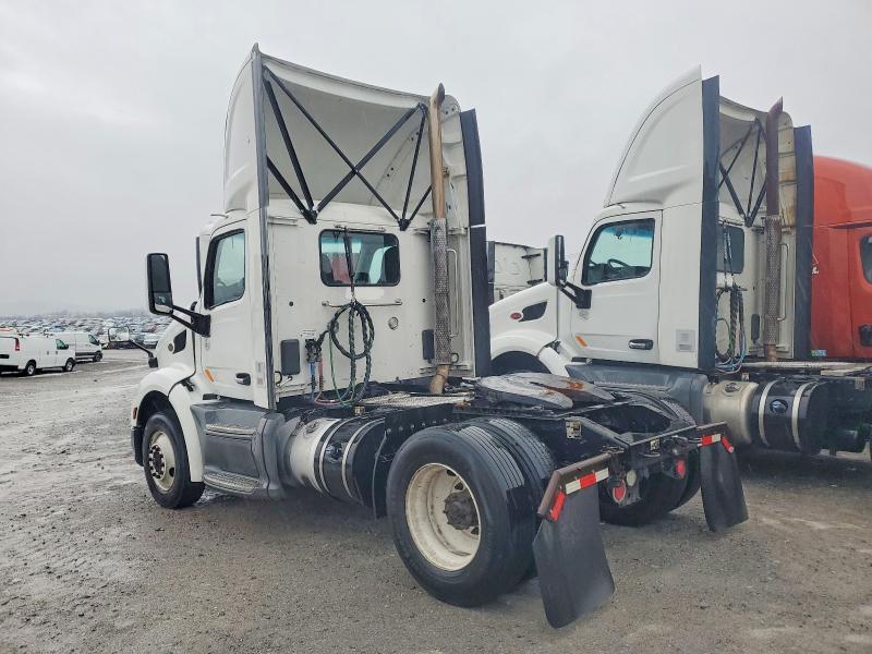2018 PETERBILT 579 — VIN 1XPBA48X9JD477419