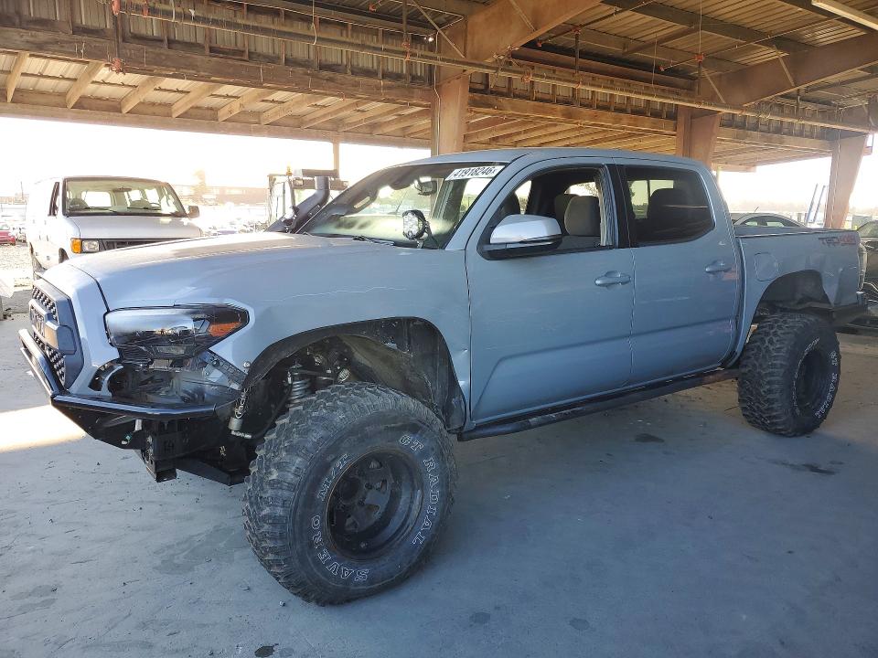 2018 TOYOTA TACOMA — VIN 3TMCZ5AN8JM176853