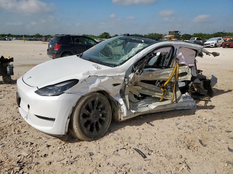 2024 TESLA MODEL Y — VIN 7SAYGDEE8RA288486