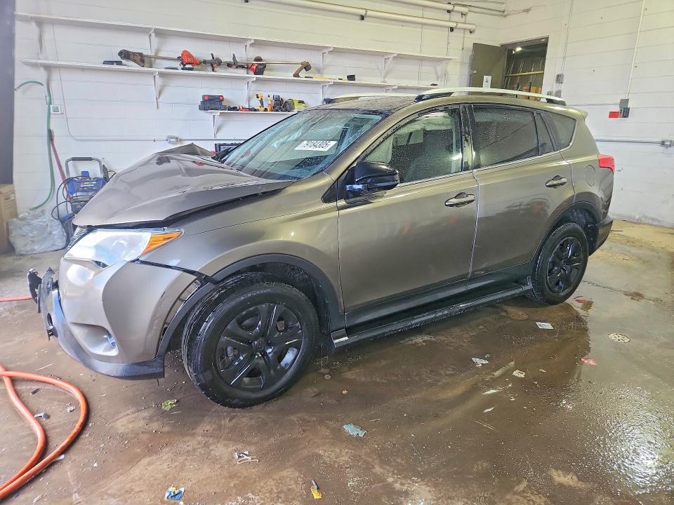 2015 TOYOTA RAV4 — VIN JTMBFREV2FD140942