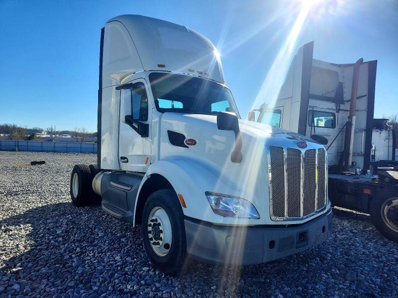 2015 PETERBILT 579 — VIN 1XPBA48X0FD299357