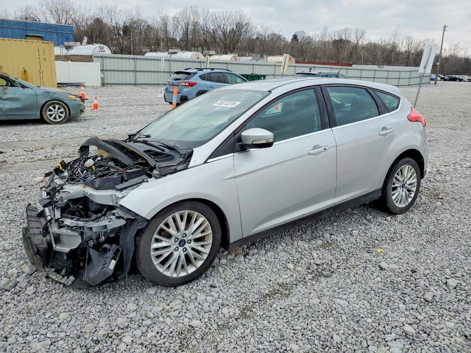 2016 FORD FOCUS — VIN 1FADP3N21GL331225